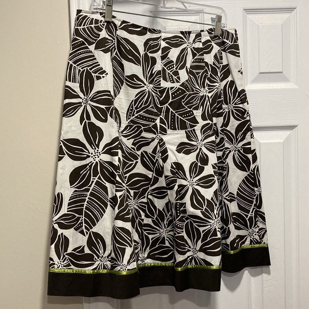Signature By Robbie Bee Dark Brown Off White A-Line Floral Skirt - Sz 12